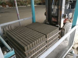 Hydrauliczna maszyna do produkcji cegieł